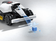 Laden Sie das Bild in den Galerie-Viewer, Mammotion LUBA Mini 2 AWD 1000 – Allrad-Mähroboter mit Tri-Kamera-Vision und präzisem Kantenschnitt für bis zu 1.000 m²