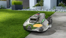 Laden Sie das Bild in den Galerie-Viewer, Mammotion YUKA Mini 800 – Kompakter Mähroboter für Rasenflächen bis 800 m²