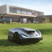Laden Sie das Bild in den Galerie-Viewer, Sunseeker kabelloser Mähroboter Elite X5 - für große Rasenflächen mit Allradantrieb